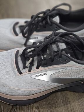 Brooks Lightweight Gray & Blush Running Shoes